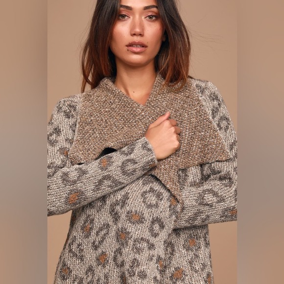 Lulu’s Cupcakes and Cashmere Mel Leopard Print Cardigan Sweater Size Medium - Picture 2 of 13
